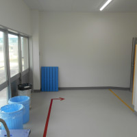 進行矢印③