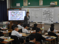 ３年